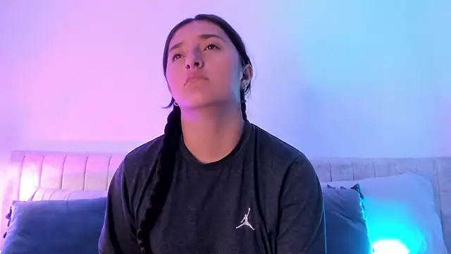 Kathia Morelli online show from February 10, 2025, 11:46 am