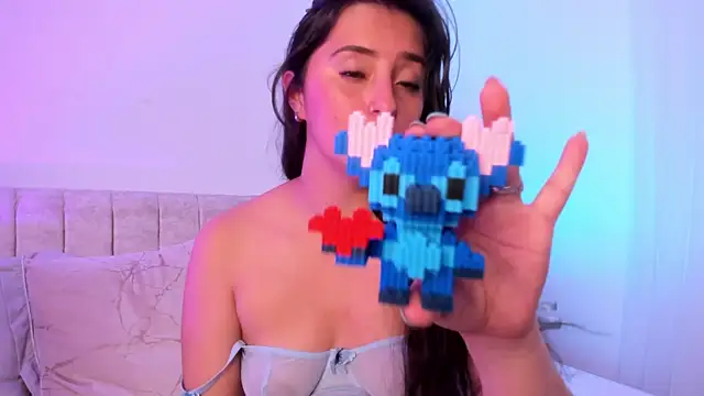 Kathia Morelli online show from February 10, 2025, 5:52 pm