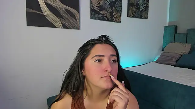 Kathia Morelli online show from October 9, 2025, 11:41 am