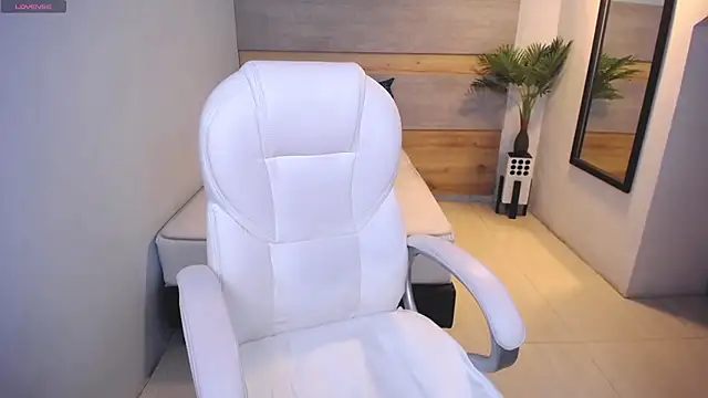 Violetta rainbow online show from March 8, 2025, 4:23 am