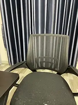 Snapshot of Louis_Baby chatting on December 19, 2024, 3:19 pm Louis Baby online show from December 19, 2024, 3:19 pm