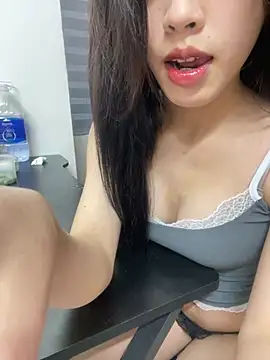 Snapshot of Louis_Baby chatting on March 6, 2025, 9:03 am Louis Baby online show from March 6, 2025, 9:03 am