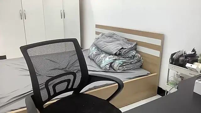 Snapshot of Louis_Baby chatting on September 11, 2025, 2:39 pm Louis Baby online show from September 11, 2025, 2:39 pm