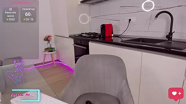 CelyneMay online show from November 7, 2025, 2:39 pm