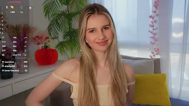 Fluffy-Angel online show from March 17, 2025, 11:42 am