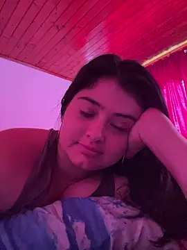 Stephania 18 online show from February 26, 2025, 4:03 pm