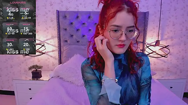 Snapshot of MiaWinx chatting on December 18, 2024, 10:35 pm MiaWinx online show from December 18, 2024, 10:35 pm