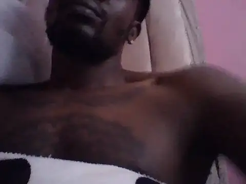 Snapshot of Tonedom chatting on October 9, 2025, 8:23 am Tonedom online show from October 9, 2025, 8:23 am