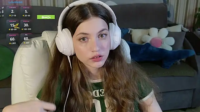 Snapshot of Sarah_Supershy chatting on November 25, 2025, 4:51 pm Sarah Supershy online show from November 25, 2025, 4:51 pm