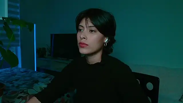 Snapshot of oxiris_1 chatting on December 15, 2025, 10:25 pm oxiris 1 online show from December 15, 2025, 10:25 pm