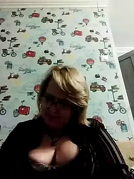 Snapshot of Forest-Lady chatting on February 20, 2025, 7:19 pm Forest-Lady online show from February 20, 2025, 7:19 pm