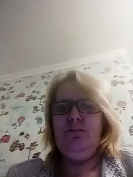 Snapshot of Forest-Lady chatting on October 20, 2025, 3:01 pm Forest-Lady online show from October 20, 2025, 3:01 pm