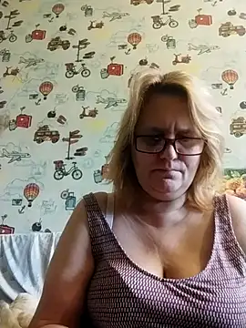 Forest-Lady online show from October 31, 2025, 10:27 am