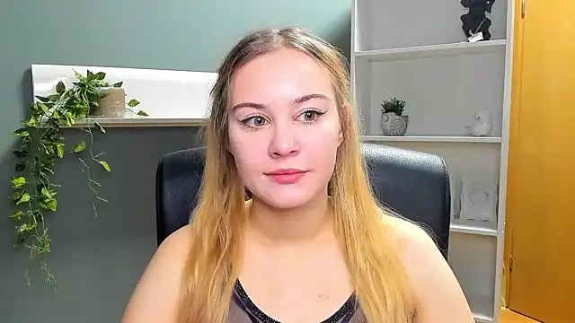 kitty valeria online show from January 19, 2025, 7:46 am