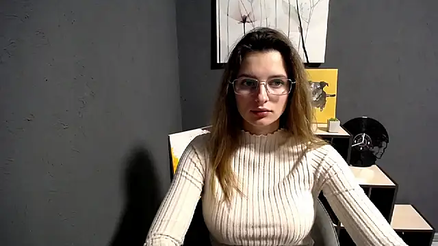 lady olivia  online show from December 16, 2025, 5:07 pm