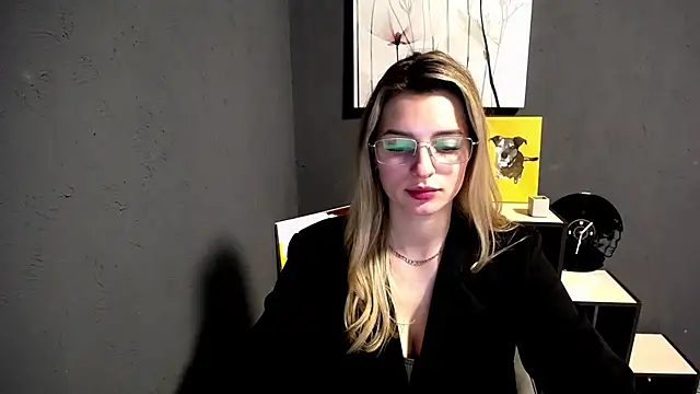 lady olivia  online show from February 14, 2026, 5:10 pm