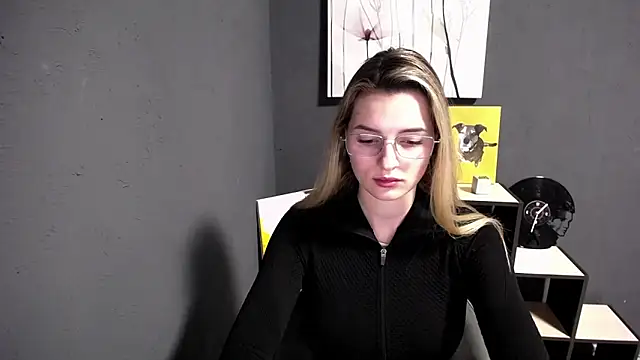 lady olivia  online show from March 4, 2026, 1:28 pm