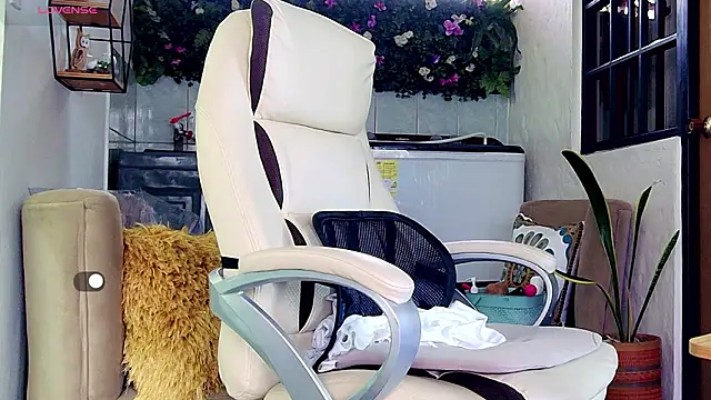 yanella fire online show from March 29, 2026, 1:11 pm