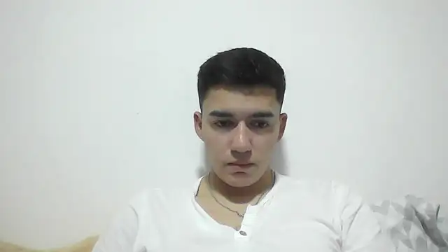 Snapshot of Estebitan_vm chatting on November 15, 2025, 5:09 pm Estebitan vm online show from November 15, 2025, 5:09 pm