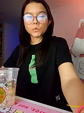 azumiichan online show from November 26, 2025, 12:11 am