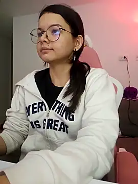 azumiichan online show from December 17, 2025, 12:05 am