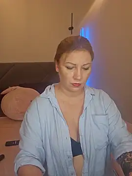 Snapshot of zarina3003 chatting on November 2, 2025, 1:35 pm zarina3003 online show from November 2, 2025, 1:35 pm