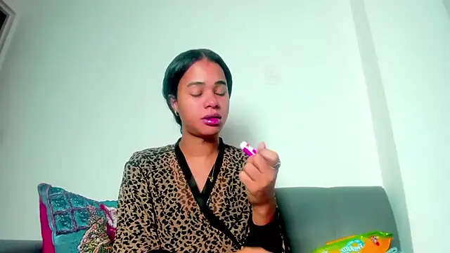 meghanSusexx online show from December 14, 2025, 2:28 am