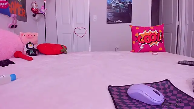 Snapshot of AngieDaniels1 chatting on February 12, 2025, 12:44 pm AngieDaniels1 online show from February 12, 2025, 12:44 pm