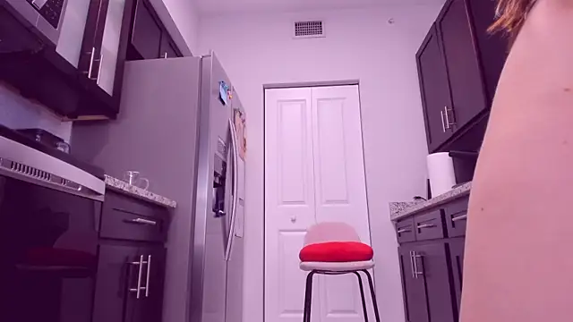 Snapshot of AngieDaniels1 chatting on October 6, 2025, 11:40 am AngieDaniels1 online show from October 6, 2025, 11:40 am