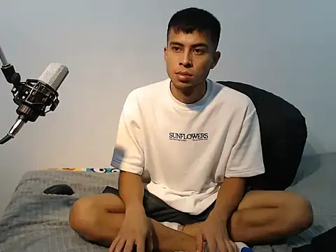 danielitopapuu online show from February 27, 2025, 5:45 am