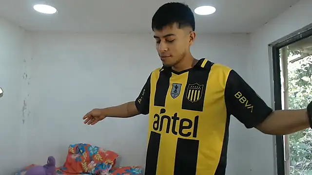 danielitopapuu online show from September 19, 2025, 2:18 pm