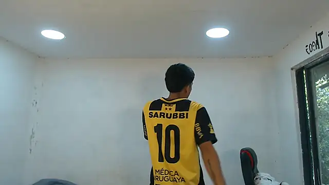 danielitopapuu online show from November 4, 2025, 2:38 pm