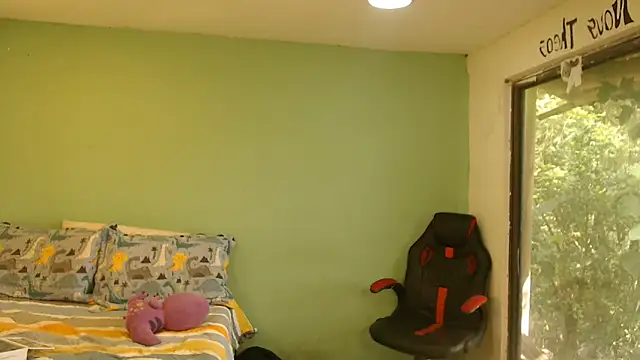 danielitopapuu online show from April 17, 2026, 7:28 pm