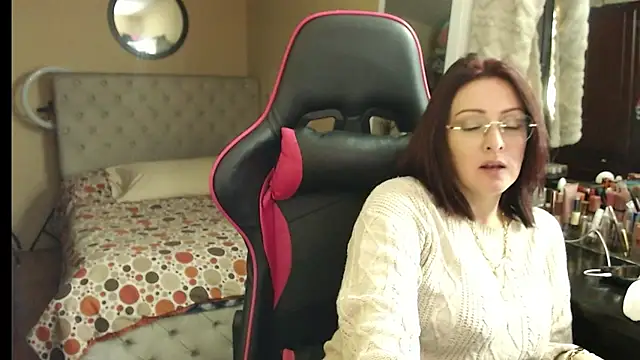 Carol Scottt online show from October 26, 2025, 8:42 am