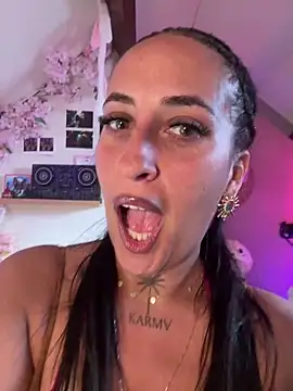 CarolaDrago online show from April 9, 2026, 7:36 am