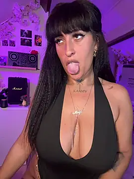 CarolaDrago online show from May 6, 2026, 7:41 pm