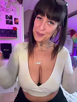 CarolaDrago online show from May 8, 2026, 8:08 am