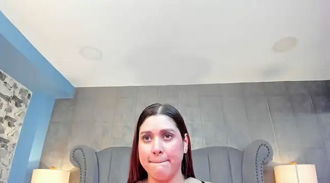 SophiaLaurens online show from February 18, 2025, 6:37 pm