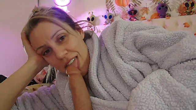 VegasDani online show from November 8, 2025, 6:57 am