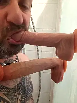 teddy79good online show from April 16, 2026, 4:08 pm