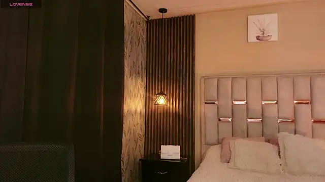 Megan Do Santos online show from January 15, 2026, 2:43 pm