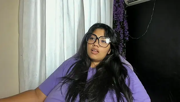 Snapshot of AvrilRizoX chatting on April 30, 2026, 4:13 pm AvrilRizoX online show from April 30, 2026, 4:13 pm