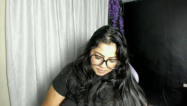 Snapshot of AvrilRizoX chatting on May 1, 2026, 2:49 am AvrilRizoX online show from May 1, 2026, 2:49 am