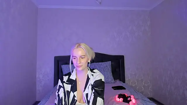 Amanda054 online show from February 27, 2025, 9:04 pm