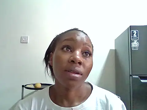 Snapshot of Queen_loveer chatting on February 5, 2026, 4:28 am Queen loveer online show from February 5, 2026, 4:28 am