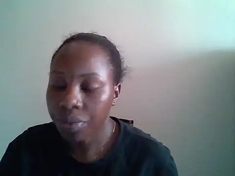 Snapshot of Queen_loveer chatting on February 10, 2026, 1:26 pm Queen loveer online show from February 10, 2026, 1:26 pm