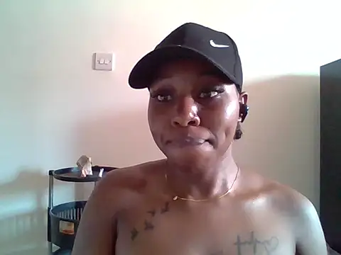 Snapshot of Queen_loveer chatting on February 23, 2026, 8:01 am Queen loveer online show from February 23, 2026, 8:01 am