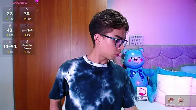 OwenBluee online show from January 23, 2025, 5:24 am