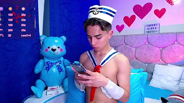 OwenBluee online show from February 17, 2025, 4:42 am