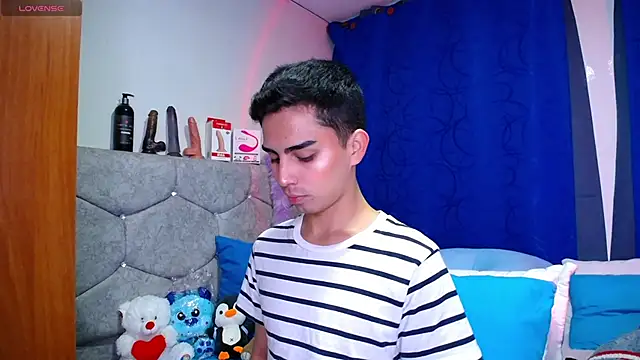 OwenBluee online show from September 23, 2025, 10:35 pm